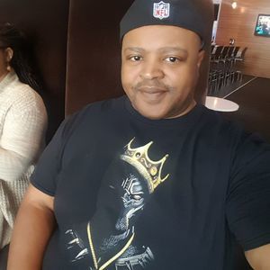 Meet your Posher, Tee